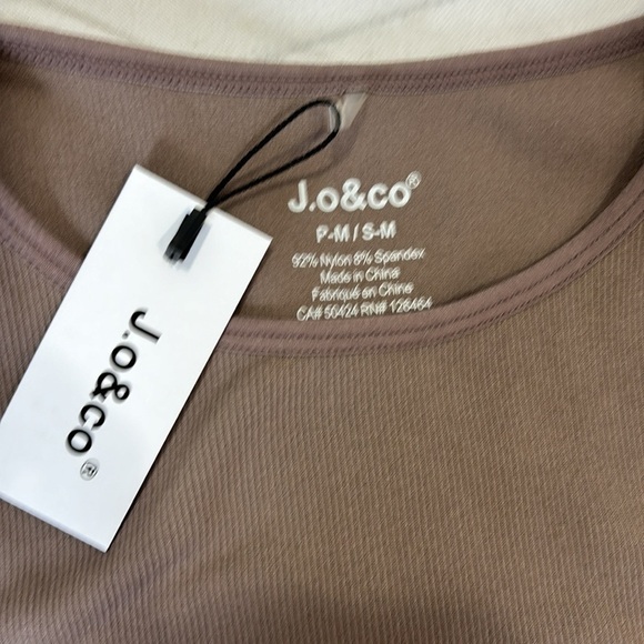 NWT J.o&co Ribbed Cropped Tank Size S-M - Picture 2 of 6